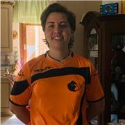 Laureata in scienze delle attività motorie e sportive, offre lezioni on Line per bambini e adulti di educazione fisica